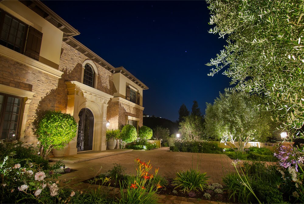 Custom outdoor lighting for Los Angeles home