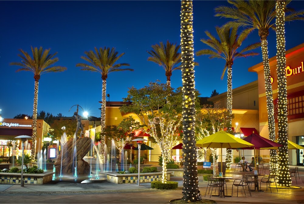 professional holiday lighting installed by an outdoor lighting company in Los Angeles